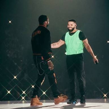 DrakeGram1's tweet photo. Tell me how much you love me 😘 https://t.co/Ju4fpZ5jvy