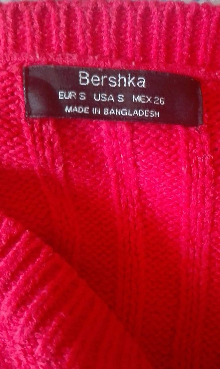 FightFFashion's tweet photo. In light of Fashion Revolution Week, we challenge you to question what's behind your label! 
Upload a label of your choice to your story and @ the clothing company and ask them who made your clothes and under what conditions! (Tag us too so we can see!) https://t.co/XrHWkElIRw