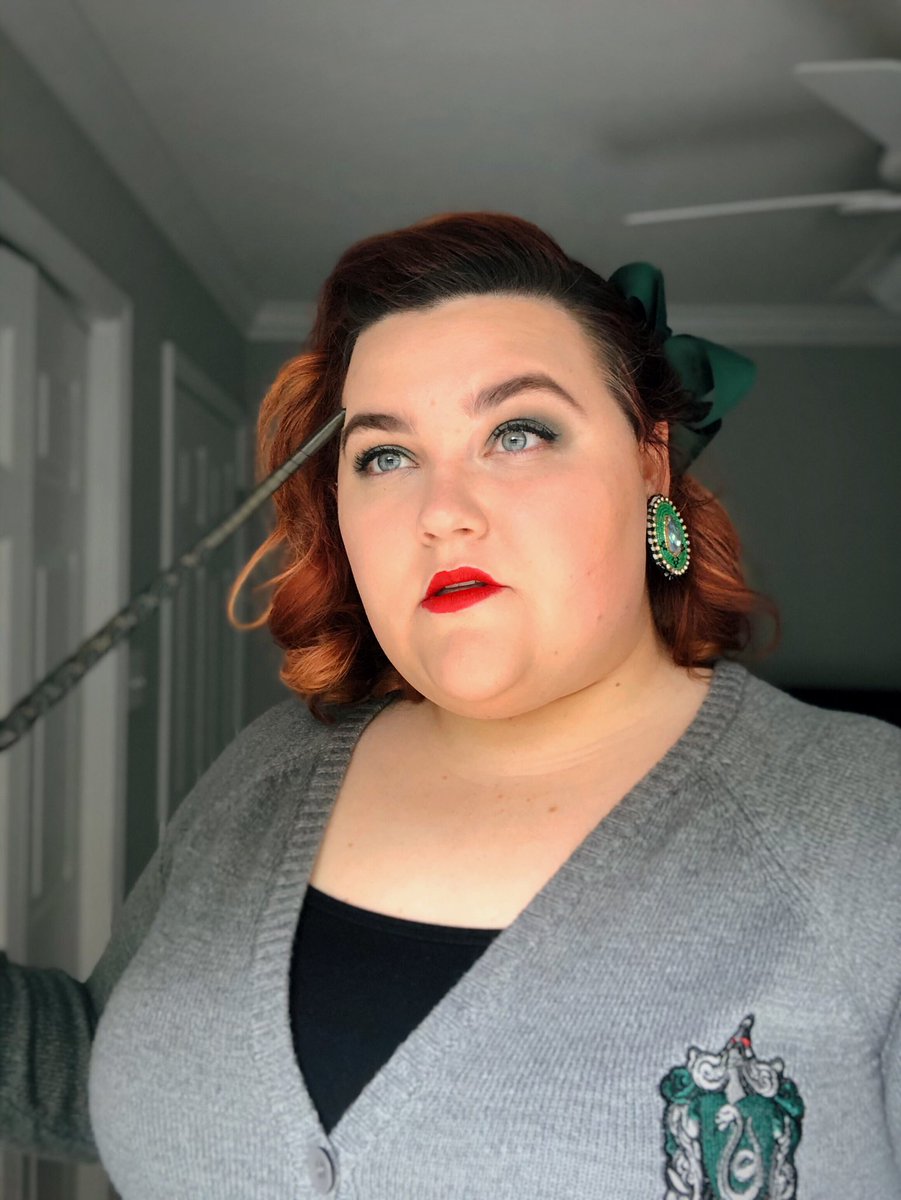 therarest3's tweet image. 🌸Hello!🌸
My name is Kelp and I go on adventures as other characters, exploring the post apocalypse, the depths of fantasy, and many other worlds!
Come adventure with me! 

🎮twitch: twitch.tv/therarest3

🧝‍♀️ TikTok: vm.tiktok.com/78vBkj/ 

👗 Insta: instagram.com/glamourandglov…