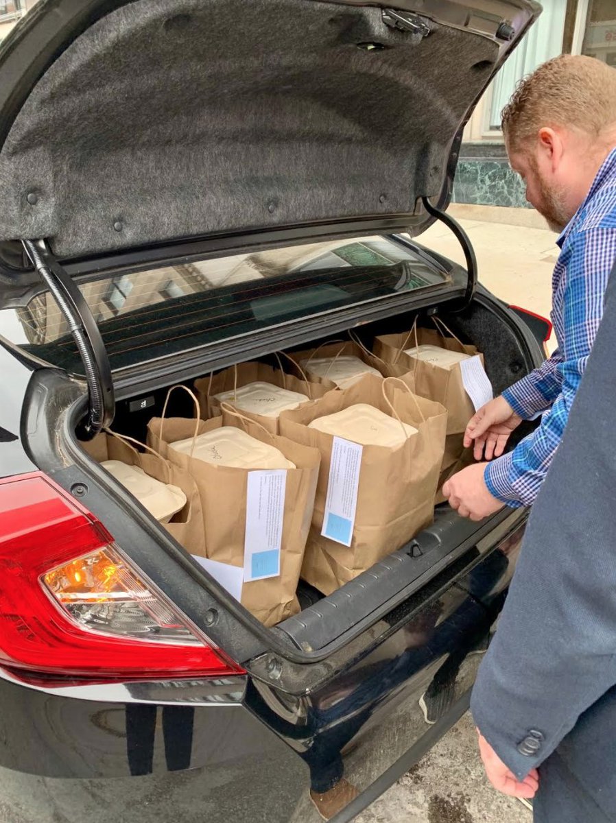 TheLastSTL's tweet photo. To thank the healthcare professionals working tirelessly to fight COVID-19, we teamed up La Marca Prosecco and E &amp; J Gallo Wines to donate meals to St. Luke's Des Peres Hospital. We can't thank them enough for their effort during this trying time.💙 https://t.co/lWVwGWGNw7