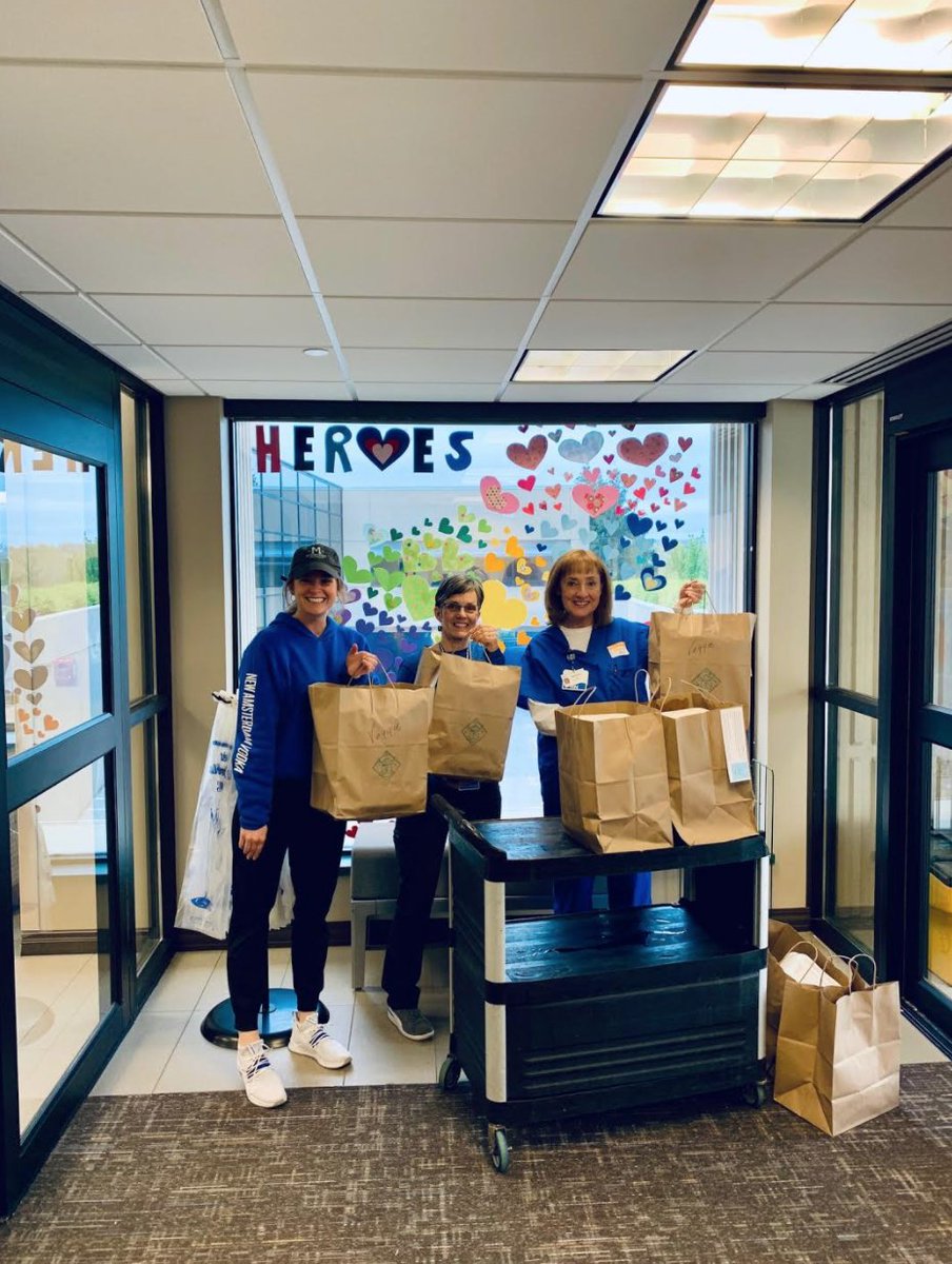 To thank the healthcare professionals working tirelessly to fight COVID-19, we teamed up La Marca Prosecco and E &amp; J Gallo Wines to donate meals to St. Luke's Des Peres Hospital. We can't thank them enough for their effort during this trying time.💙