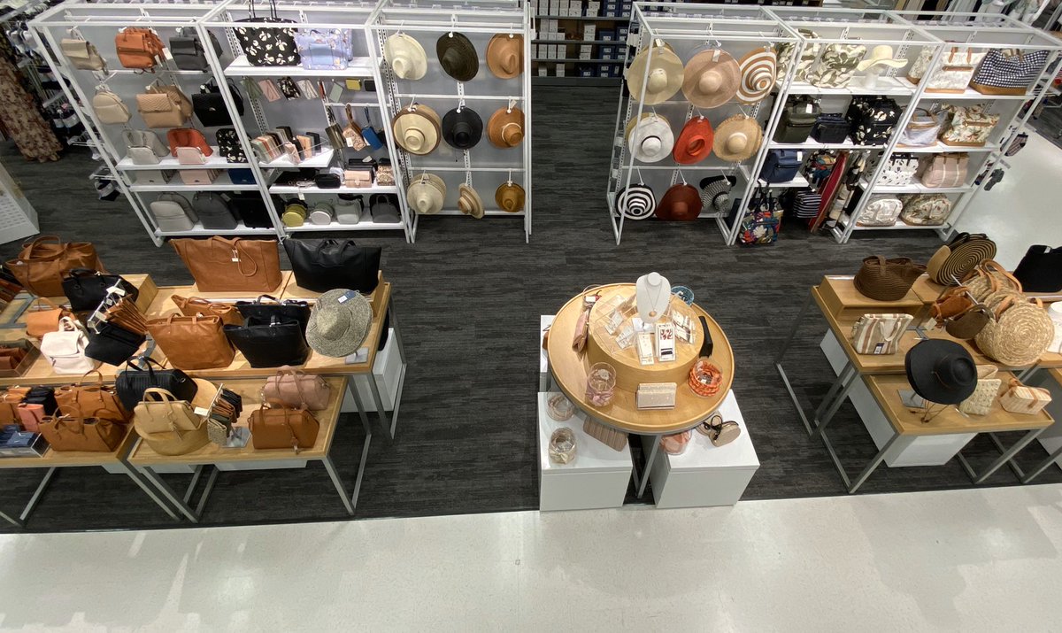 Gabe_Tgt's tweet photo. #T1526 Staying Guest Ready! #Accessories 💼 🎯 https://t.co/xJYjNmKsU9