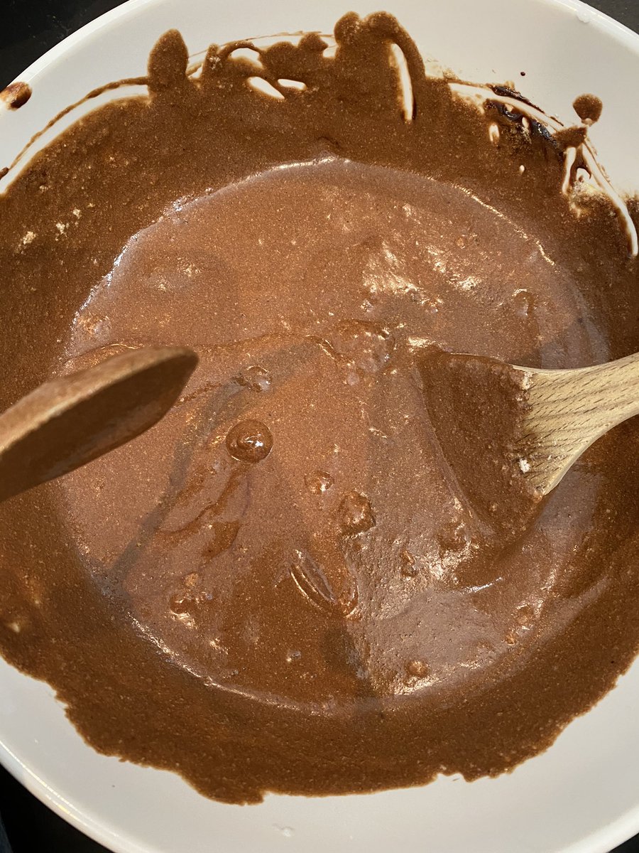 Hier 22 heures : il faut qu’on arrête de bouffer comme ça ce n’est pas possible ! 
Aujourd’hui 16 heures : oh ! Si on faisait une mousse au chocolat. 

34 jours que ça dure