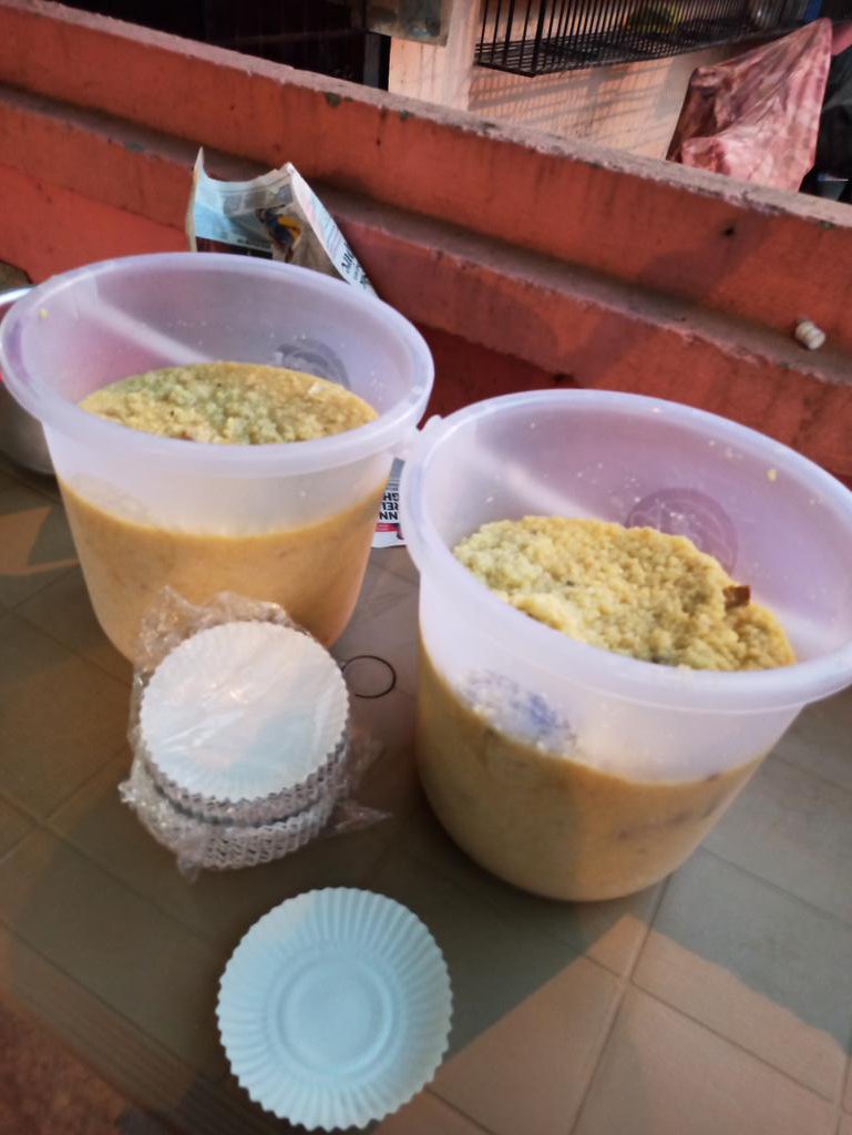 ketkid06's tweet photo. #Day27 #20thApril2020
Happy to share, From yesterday onwards we could manage to get freshly cooked food in big quantity, so now more strays will be able to eat food 😋Let's continue to feed the speechless innocent souls
#bekind #animallovers
@Manekagandhibjp @IDA_India @pfaindia https://t.co/ZgQ99ZKIxm