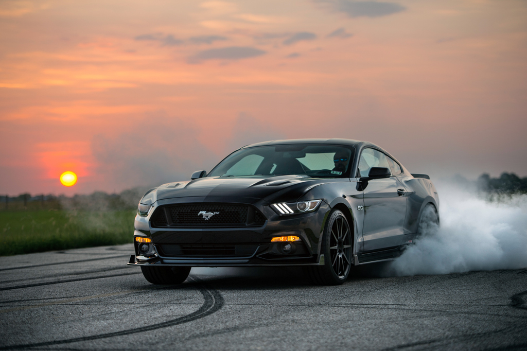 TunerSchool's tweet image. Happy Monday! It's the last full week of Tuner School for this semester and we are moving full steam ahead - will we be seeing of you in an upcoming class?! 🙋🏼🙋🏽‍♂️
#hennessey #hennesseyperformance #tunerschool #mustanggang #mustangsonly #carschool #trackday