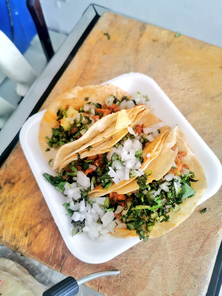 soybucaro_'s tweet image. Vicente y los mejores tacos de Guatemala están de vuelta: "Taquería Azteca", en la 3ra calle, 10-57 zona 2, Barrio Moderno.

Horario: Todos los días de 10 am a 4 pm.
Solo para llevar o por Glovo en Lo Que Sea...