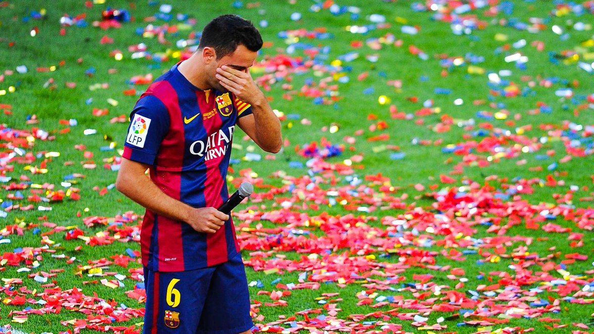 12 - AdieuComme prévu, il fait ses adieux au club et quitte Barça en fin de saison, à l'été 2015. La saison monstrueuse du Fc Barcelone permetta à Xavi de quitter le club en beauté, dans les meilleures conditions possibles.Son aventure en Catalogne est alors terminée .