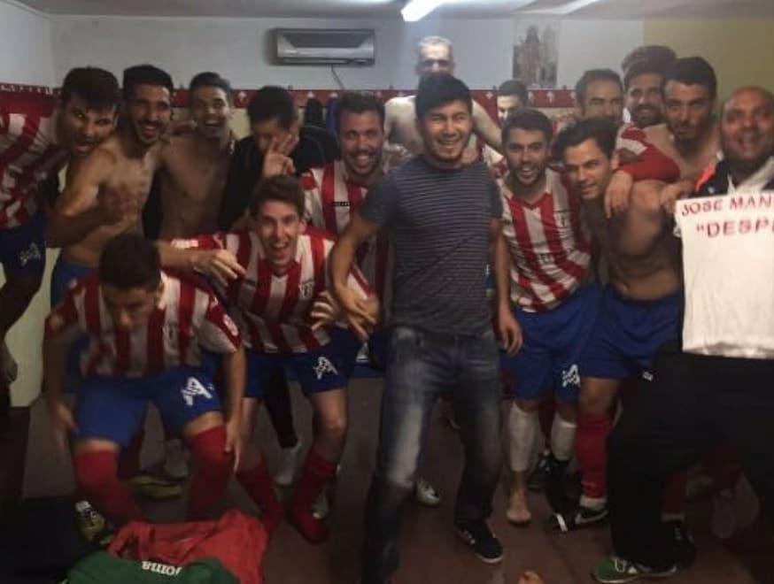 FOTOGALERIA #historiaolimpico 
Fotografías del ascenso 
Temporada 2015/2016
La plantilla son: Chacon, Dani, Lechero, Cuco, Miñarro, Blas, Mario Lucas, Peñas, Viñate, Mario,Luis Galindo, Cristian Muñoz, Alfonso, Mejias, Mario Gomez, Cheles, Javi Torrano, Raul Torrano y Calabaza.