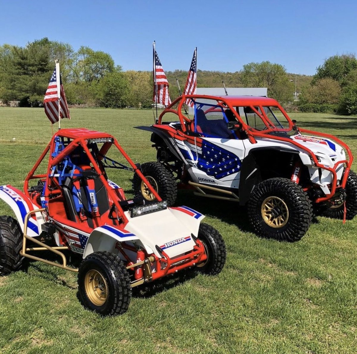 superatvtweet's tweet photo. Now this is too awesome! π€ A 2019 @HondaPowersprts #Talon retroβd out to match an β85 #HondaOdyssey! π π : Terry Hatfield β»οΈ: @SideBySideStuff
#superatv #satvnation #hondatalon #odyssey #offroad #offroading #4wheeling #talonx #retrohonda #retro #retroutv #talonr #4x4 #utv #sxs https://t.co/tSvdNzttJY