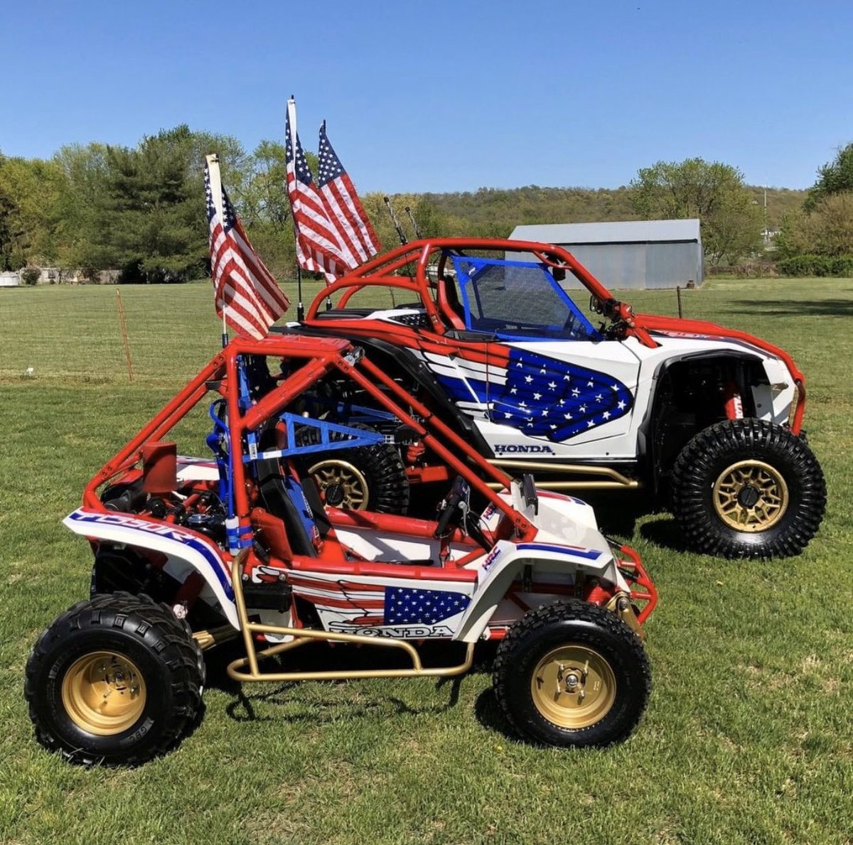 superatvtweet's tweet photo. Now this is too awesome! π€ A 2019 @HondaPowersprts #Talon retroβd out to match an β85 #HondaOdyssey! π π : Terry Hatfield β»οΈ: @SideBySideStuff
#superatv #satvnation #hondatalon #odyssey #offroad #offroading #4wheeling #talonx #retrohonda #retro #retroutv #talonr #4x4 #utv #sxs https://t.co/tSvdNzttJY