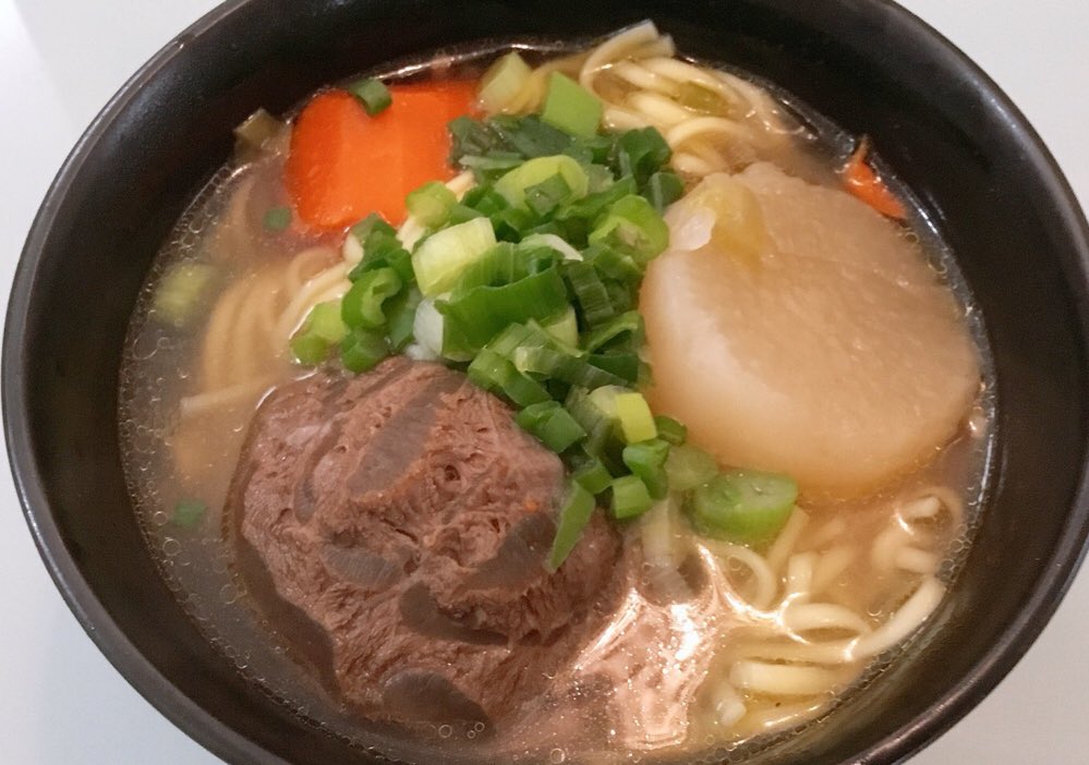 joyce92110's tweet photo. Food~~清燉牛肉麵、起士薯條、雞腿飯、肉羹湯
#food #beefnoodles #cheesefries #chickenlegs #soup https://t.co/9qS8VQn9Ej