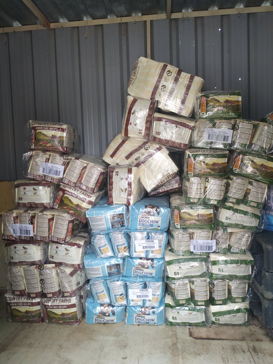 Uprodea_informa's tweet photo. 👏👏 DONACIÓN 👏👏

Hace unos días llegó esta inmensa donación de pienso de parte de @purina_es ❤️

En total unos 500 kg de pienso, que nos vendrán fenomenal, sobre todo ahora en esta situación de incertidumbre que nos encontramos en el mundo. https://t.co/6ZAQ8WGRxe