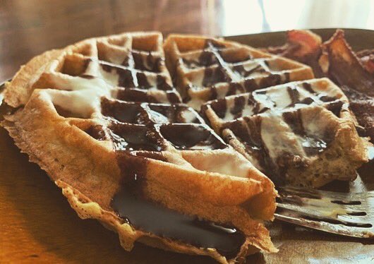 New blog post is out now! Check out some of our favorite iconic spots in Akron to grab a bite 🥞🍕bit.ly/2XS2bLO