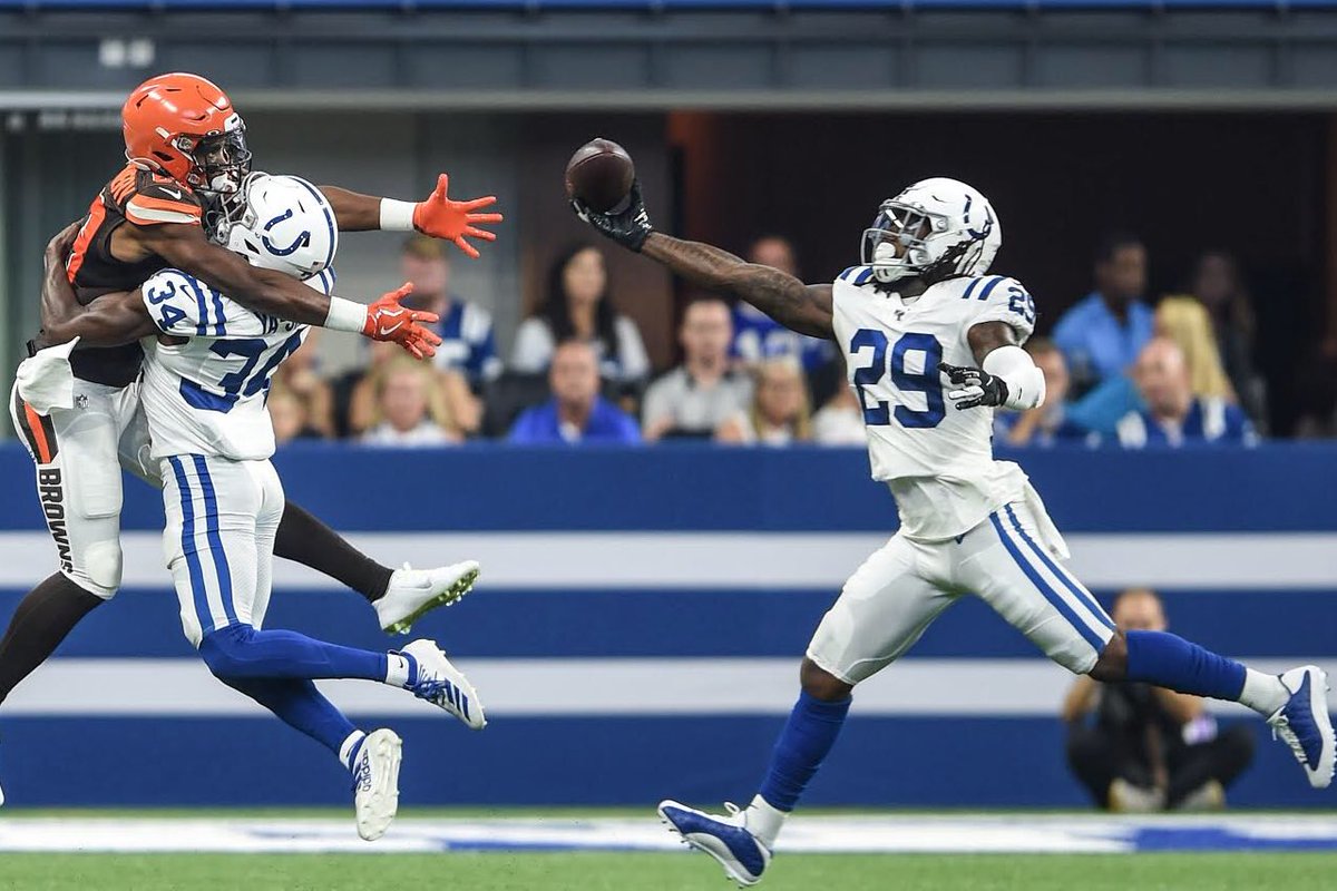 ColtsLife's tweet photo. 3 days until the Draft β‘οΈ 3 years ago the @Colts drafted @MalikHooker24 with pick #15. Follow us + RT for a chance to win a #29 autographed football π
#CountdowntoDraftDay | #NFLDraft https://t.co/h44OAnd9Dp