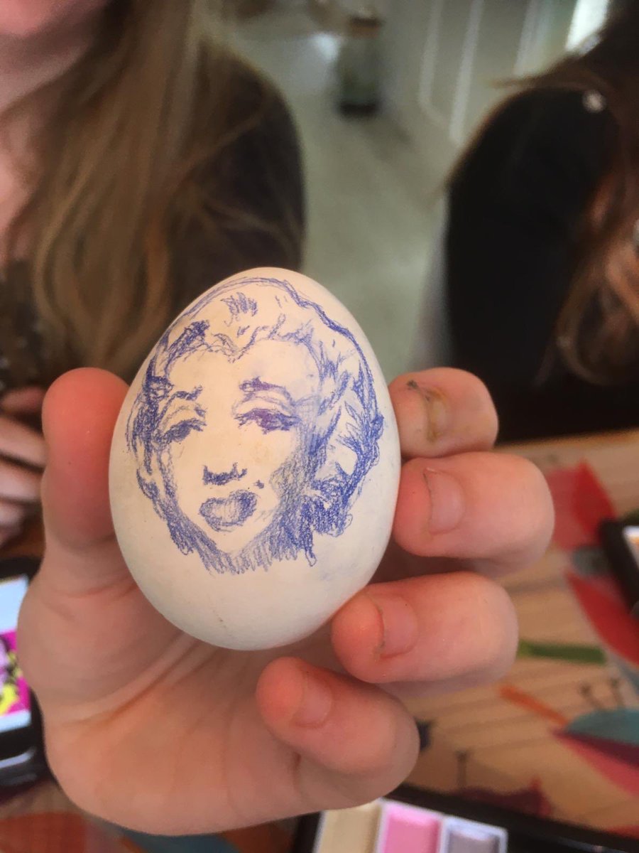 maelynn05729448's tweet image. Soo I could not do more pictures but I also made Marlinmonroe on my Easter egg!#marlinmonroe #art #Easter