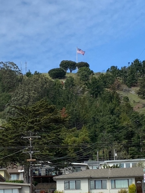 CityofSSF's tweet photo. During these unprecedented times, #SouthCity, whenever you see the #UnitedStates flag 🇺🇸 on Sign Hill, please remember that #WeAreONE & #stayingpositive! #SSFStrong @SSFCERT_PIO @SSFFire @SSFPolice @SSFParksandRec @SSFLibrary @SSFPublicWorks @EvrythingSoCty @SSFChamber94080 https://t.co/UGRBkaK6Cv