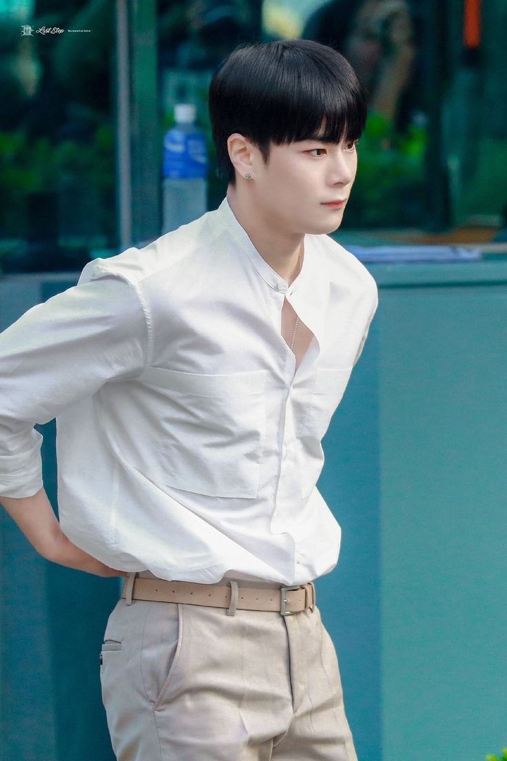 He has the best body proportion  #ASTRO_GATEWAY