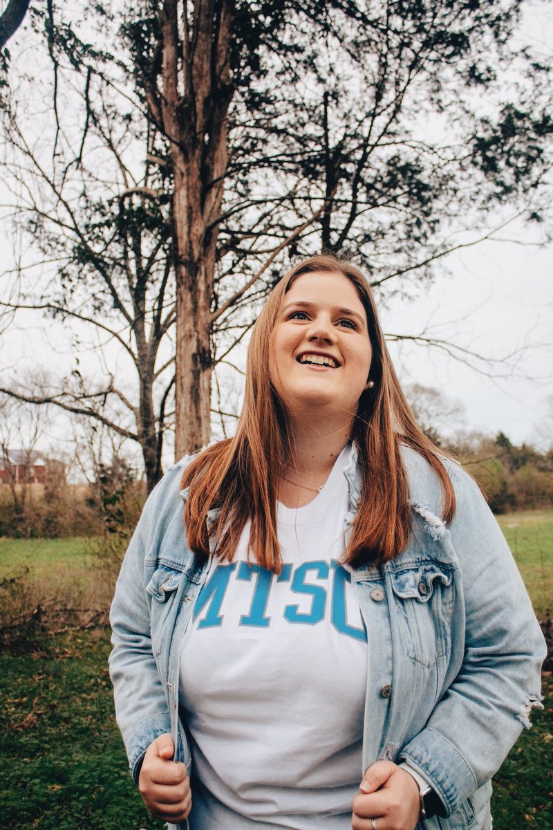 eubanks_madison's tweet photo. mtsu bound #scseniorweek2020 #goraiders @RedHawkSeniors https://t.co/uLt2jd0B31