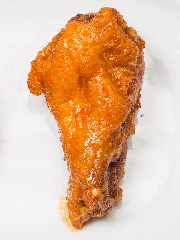 ZachCoveyTV's tweet photo. Time to settle this debate once and for all. 

RT for Flats. Fav for Drums.

And no...boneless wings are NOT wings. https://t.co/CMxStWzoKr