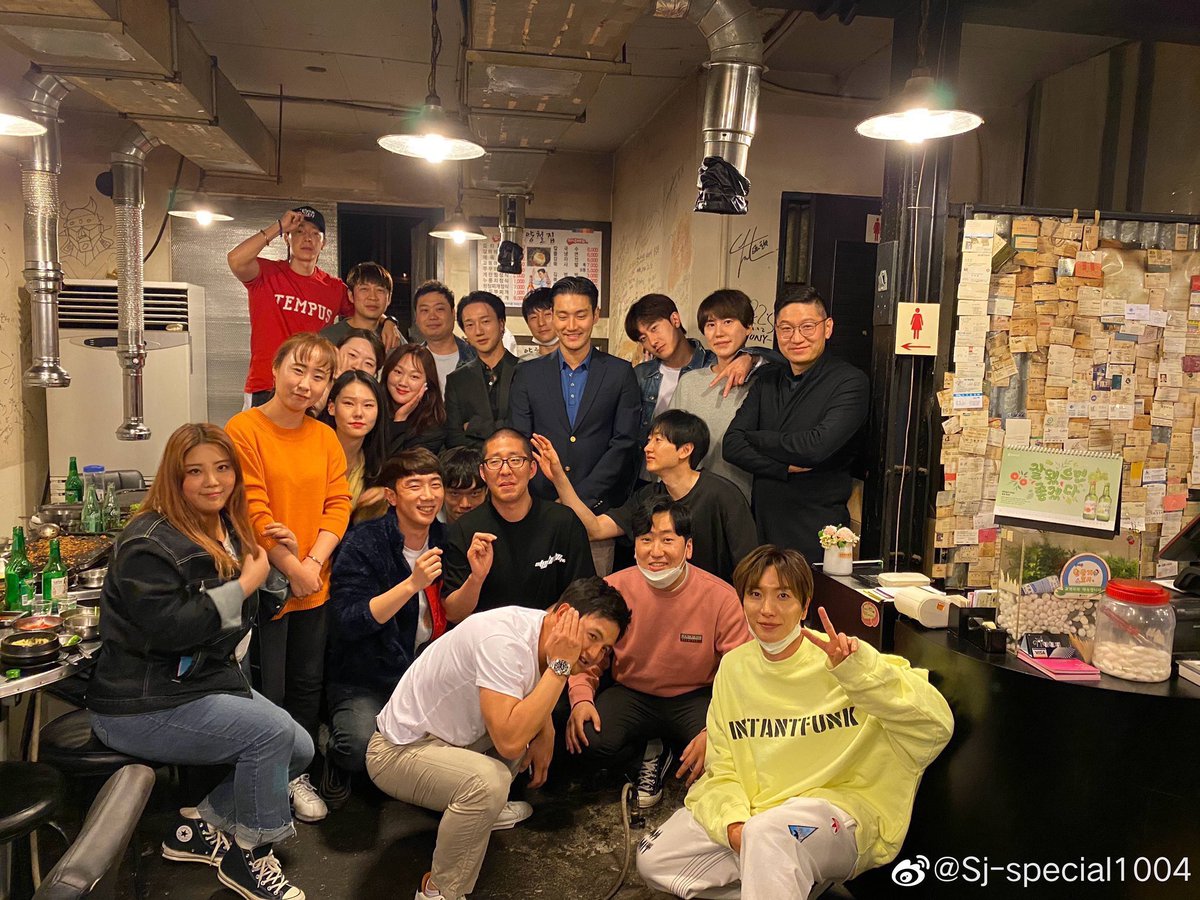 changjoomanager's tweet photo. my farewell party!! thank you super junior &amp; label sj staffs! 💙 https://t.co/VaiO1Qtmyi