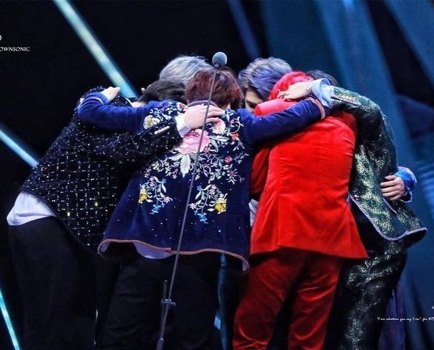 kvokluvs's tweet photo. — abro hilo de todo bangtan porque los 7 se merecen todo el amor del mundo y que no solo staneen a un miembro https://t.co/2tBNrmcsjP