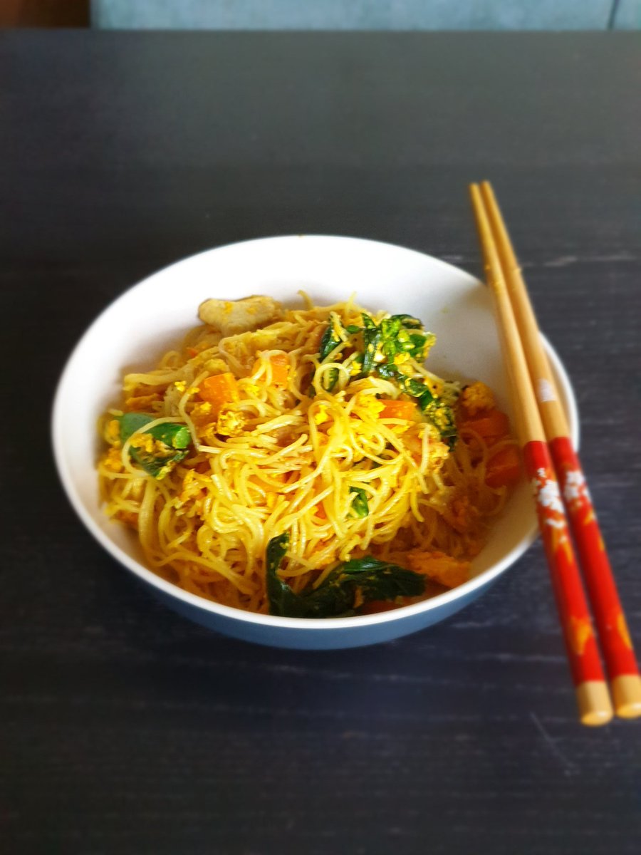 Quarantine Quasine:I've levelled up my pasta game a bit and have hit a basic level of ok-ness at that... the same can't be said for Asian noodle dishes. And I had a weird craving for Chinese restaurant style inauthentic "Singapore" Rice Noodles. So I made that happen.