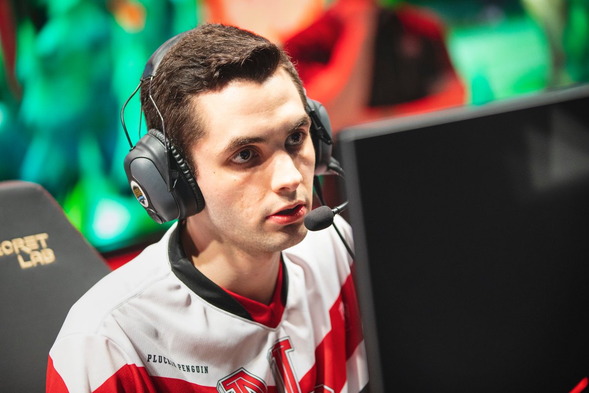 NCSULoL's tweet photo. From the inception of the Varsity team to the College Championship, it goes without question that @Pluckin_Penguin and @riftdog have made their mark and will be sincerely missed. 

We are so proud of you guys for graduating and know you will find success in your future endeavors! https://t.co/RuthydXFNl