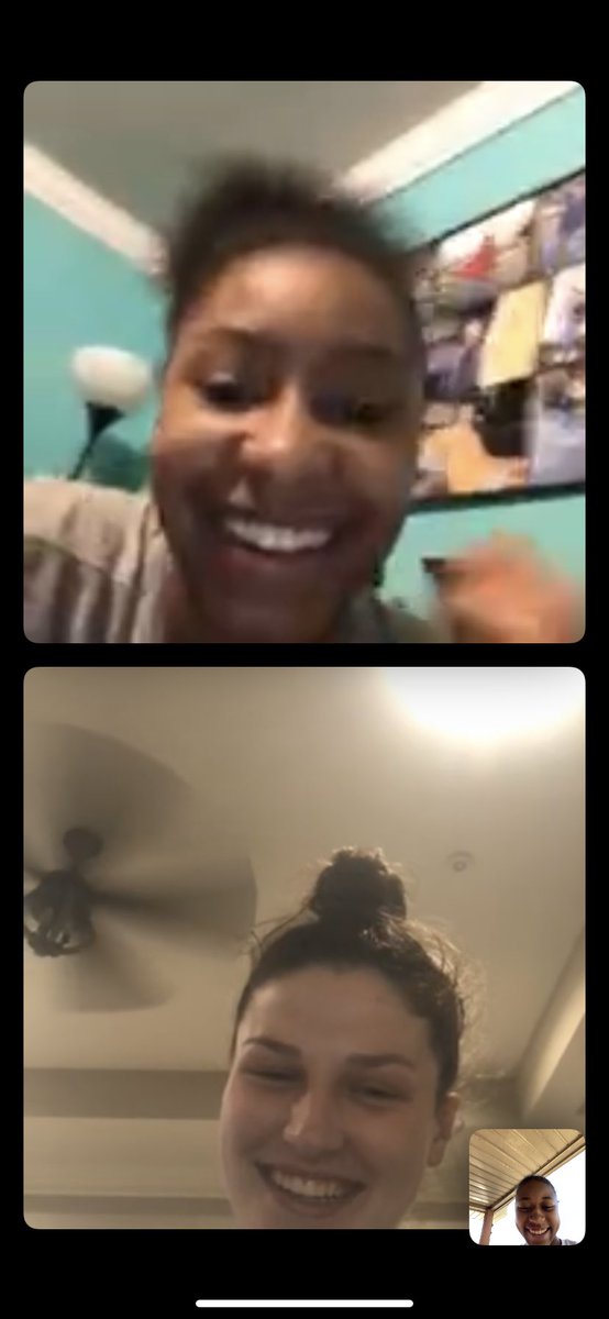 treyypruitt's tweet photo. “So my mom has made me start wearing these gloves while I do my homework so that I will stop biting my nails 😂” #mySISTERSkeeper #howBADdoYOUwantit @MSLdyTrojanBB https://t.co/b86A6VHudx