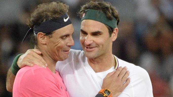 franceinfo's tweet photo. "Tu ne seras plus capable de jouer au tennis" : un match oral entre Rafael Nadal et Roger Federer sur les réseaux sociaux

https://t.co/vxrcirgOV6 https://t.co/RmhbILFvrQ