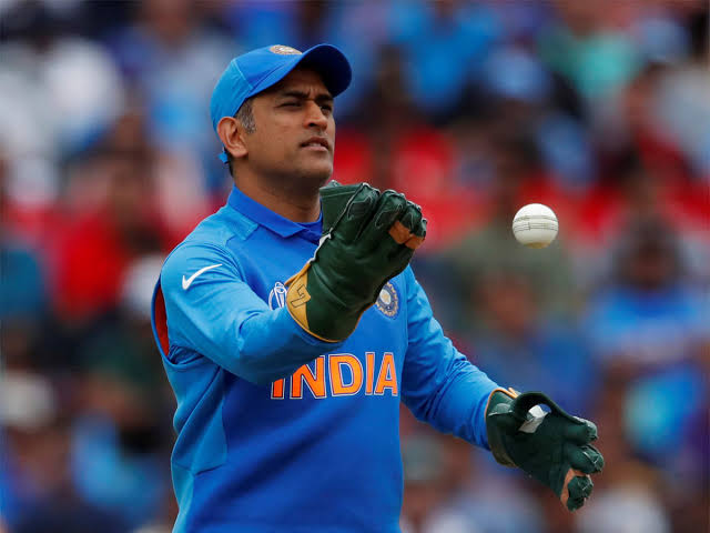 Dhoni or Gilchrist