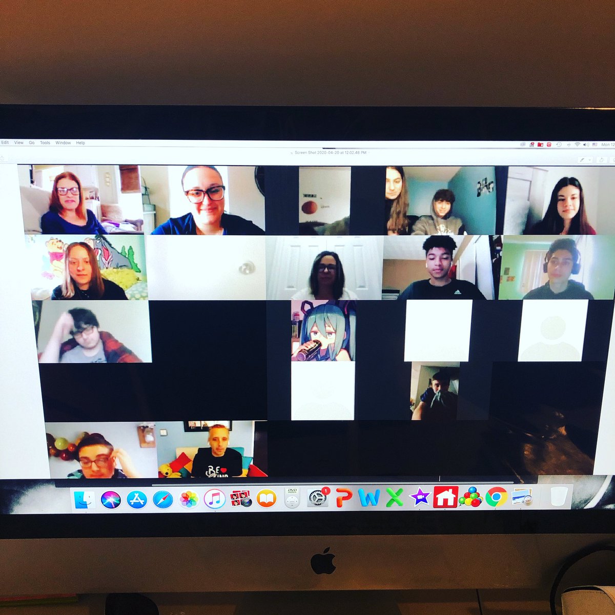 NPHS_TechEd's tweet image. Well today we had the pleasure of a very special guest joining our Pre-Engineering class. Joe Gatto from Impractical Jokers hung out with these  amazing kids. #allaboutmystudents #gelinastech #MotivationMonday #missthemsomuch