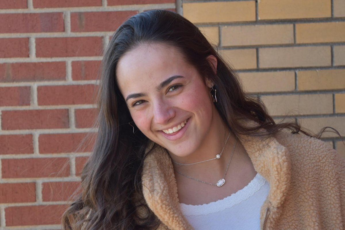 BcPartnersin's tweet photo. Today we are highlighting a 2020 Senior at Bullitt Central High School, Shaelin Warner and one of our current VIPs. She is the recipient of the Sabert Corporation Scholarship for $10,000 for four years! We are so proud! #bcpip #proudVIP https://t.co/BW1hBDJDiN
