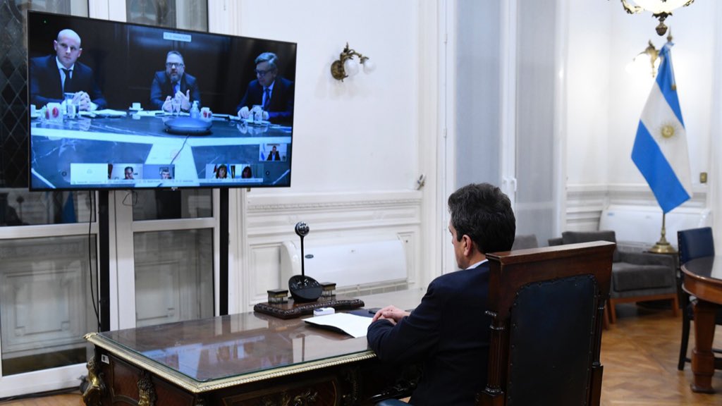 SergioMassa's tweet photo. El Gobierno todos los días viene tomando medidas para proteger al sistema productivo nacional. Conocer y articular estas acciones entre @DiputadosAR y el ministerio de @produccion_arg, nos permite fortalecer su desarrollo, haciendo frente a esta pandemia.

#ArgentinaUnida ❤🇦🇷 https://t.co/z8RJu4T6sD