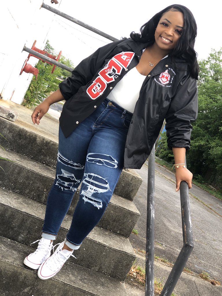 Naquoyah's tweet photo. When you fly private, you can afford to make ‘em wait. I’m not late to the party, you were just anticipating my arrival🔺🐘

Refer to me as thee 21 Savage known as REDedicated ❤️

#AOML
#FLIGHT50 
#GetRightWithTheFLIGHT #AlphaXi https://t.co/OscLZBcoG2