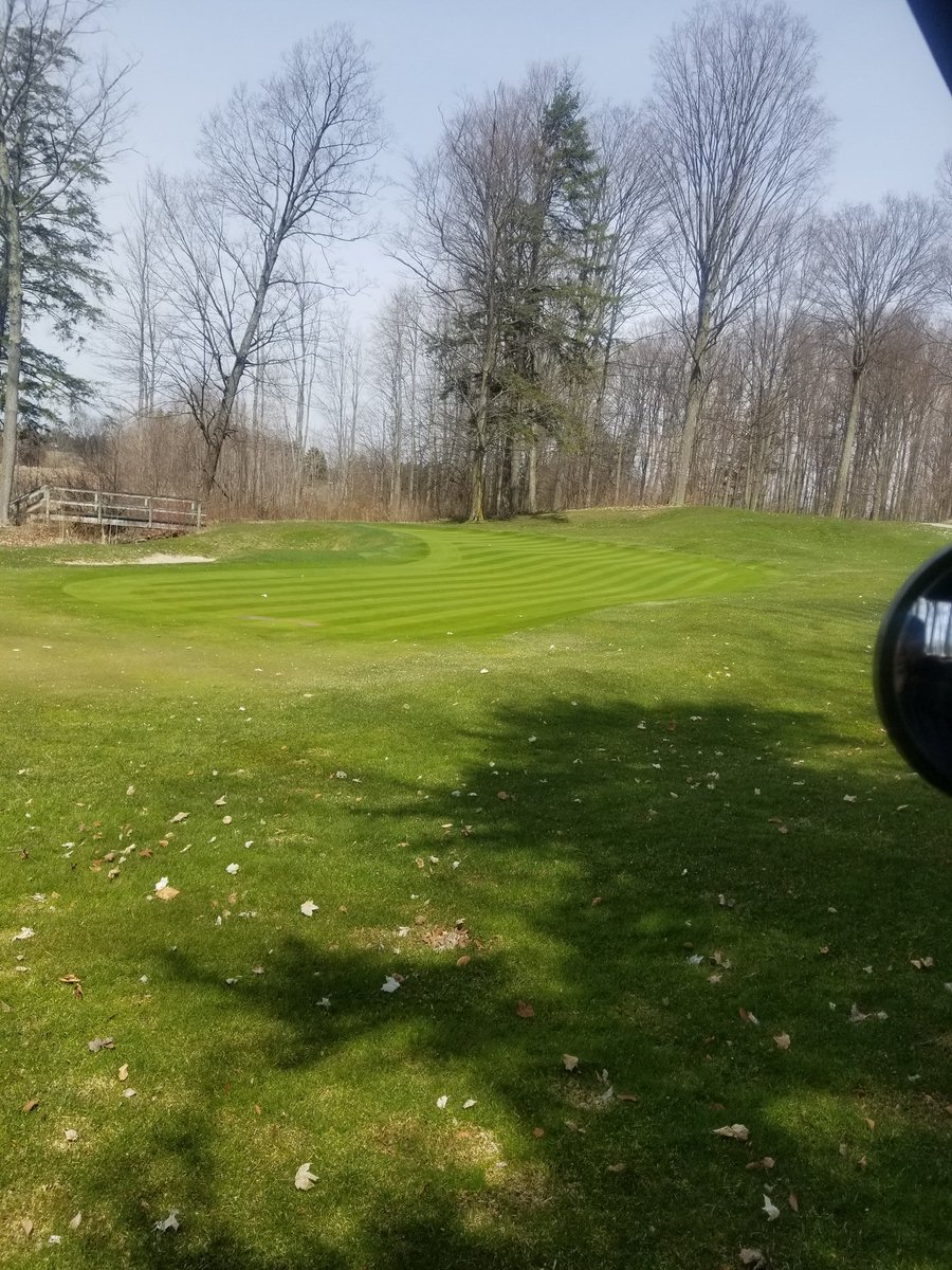 klukows4's tweet photo. First day back to work! I love the first now of the year! #GTRS #MITURF https://t.co/Y35EZvCdkc