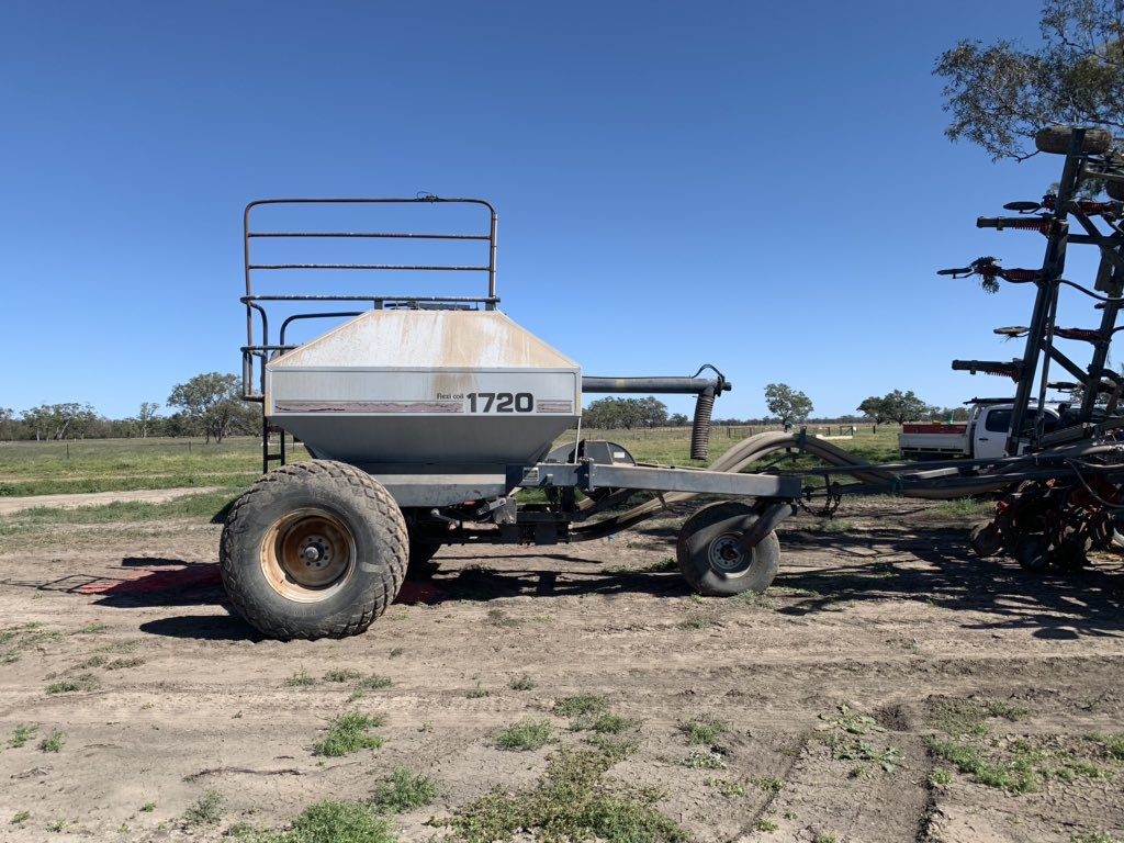 Selling our Flexi-coil 1720 Aircart. Available Friday 25th April. Paddock ready already been used in 2020. Retweet’s would be great. Same as spraying, Bottle of whisky for referrals farmmachinerysales.com.au/items/photogal…