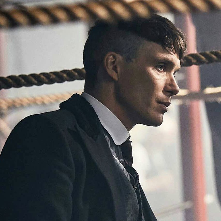 iloveyoumore_58's tweet photo. Oggi siamo qui riuniti per apprezzare il profilo di Thomas Shelby #PeakyBlinders #Tiziaparty https://t.co/9vKcggk3A9