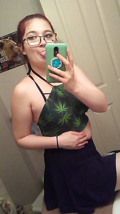 Happy 420 to all the good and bad little stoners out there!!! https://t.co/nkSRdlwauT<a href="/tag/canadiangirls"class="tags"><span>#canadiangirls</span></a><a href="/tag/canadaday"class="tags"><span>#canadaday</span></a><a href="/tag/gotta"class="tags"><span>#gotta</span></a>