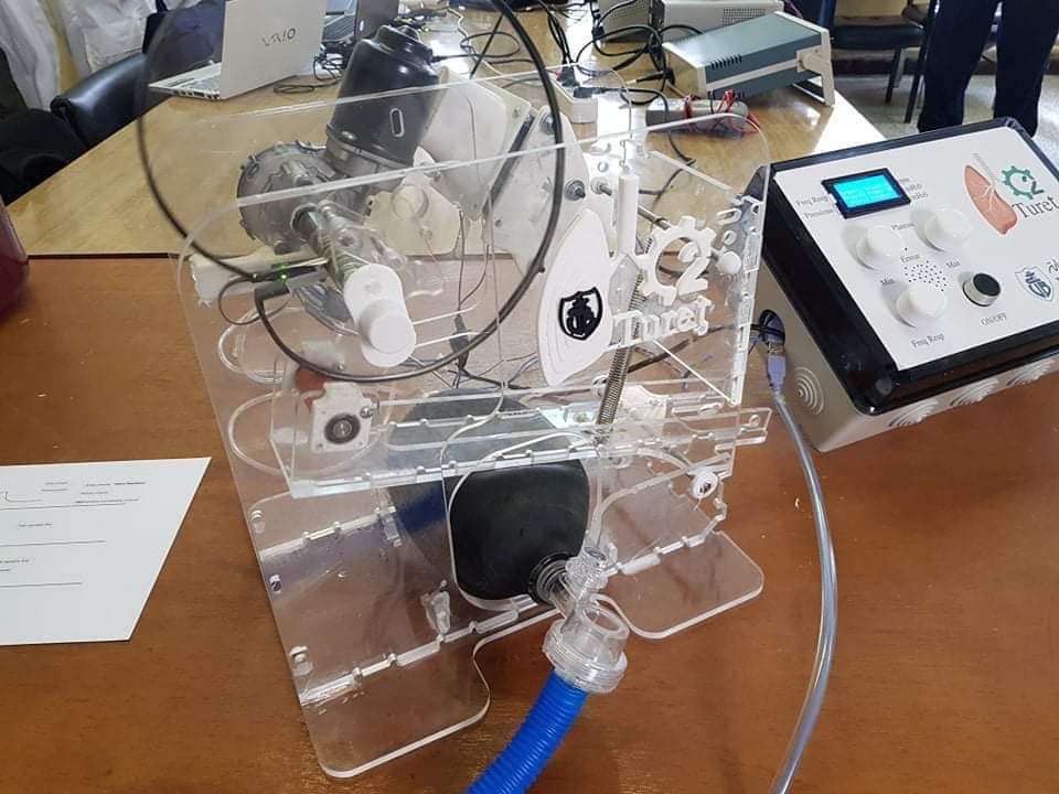 AlgerienSIR's tweet photo. نجح فريق من المدرسين والباحثين من جامعة بجاية بالتعاون مع SIMAFE في تطوير وإنتاج جهاز تنفس طبي بجميع الوظائف في وقت قياسي بلغ 15 يومًا.
برافو للباحثين والإداريين بجامعة بجاية 🎩👏👏👏 .
#SIMAF 🇩🇿 #Bejaïa 🇩🇿 https://t.co/U3rku76Q9u