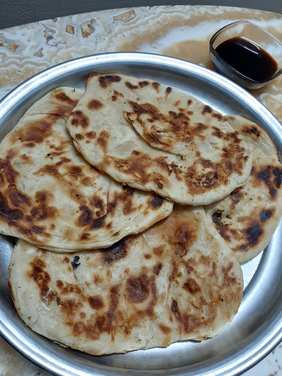 nasomazzz's tweet photo. فطير مشلتت😋❤
#delicious #وصفات_نسمه #وصفات_سريعه
#YummyHeights #food #foodblogger #foodaddiction
#quarantinecookingchallenge
#quarantineandchill #easyrecipes #cheflife https://t.co/AizMf6M2kD