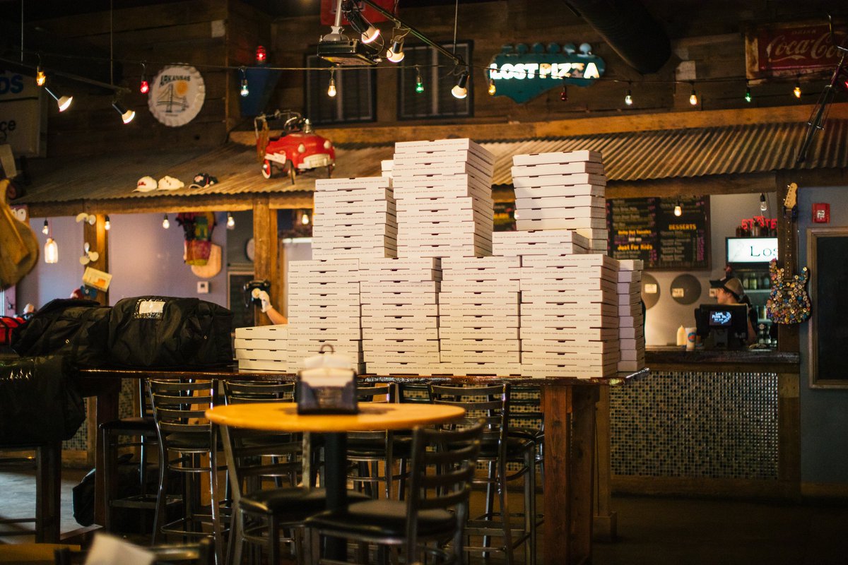 AsaHutchinson's tweet image. More proof that Arkansans care. 2 people in Jonesboro organized a free-pizza night to encourage their town, which had COVID plus a tornado. Word spread, donations arrived. It became Operation Full Belly: 2 weeks, 12 restaurants, 2,500 free suppers. That's the spirit of Arkansas.