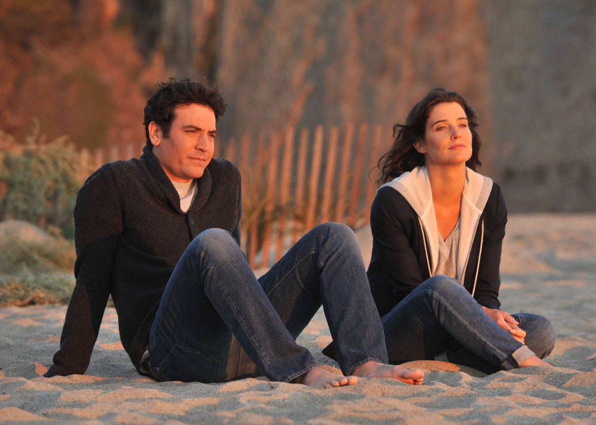 OfficialHIMYM's tweet photo. Nothing like a beautiful sunrise! Happy #EarthDay from Ted and Robin ☀️ https://t.co/lEdxtI32S3