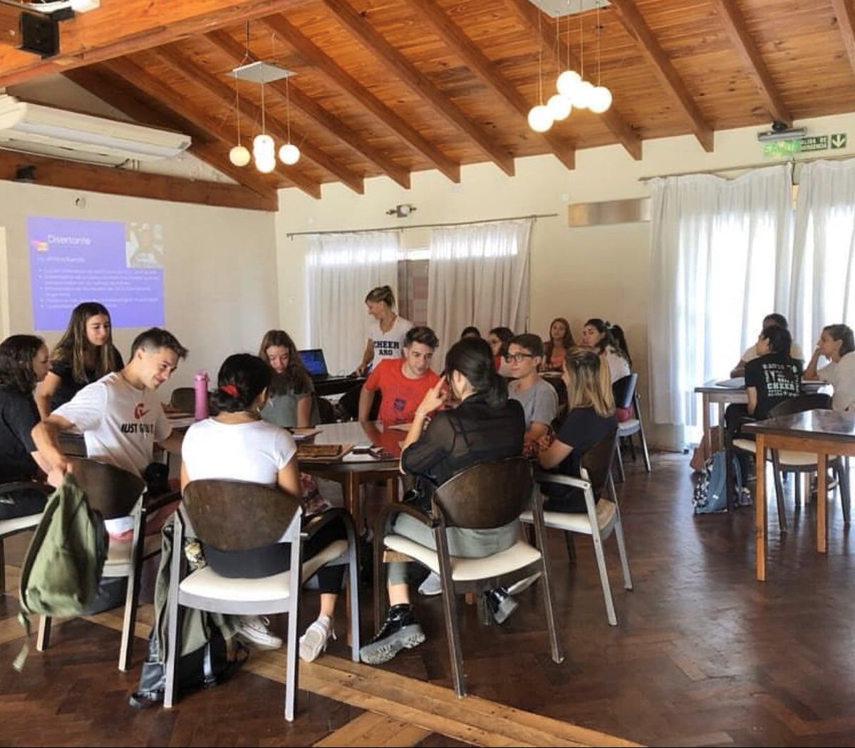 CheerArgentina's tweet photo. 📌 Curso de Entrenadores 2020 - Módulo I.
#CheerArgentina #CheerArg #Entrenadores #Coaches https://t.co/9kisoNy7bG