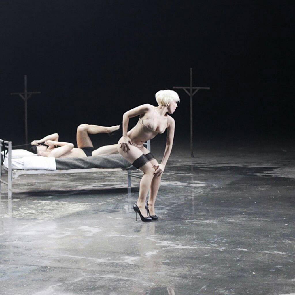 tthiagosantos_'s tweet photo. #Alejando é um dos clips que mais amo. Gaga serviu muito nele 😍😍 https://t.co/HvzDb1WzOx