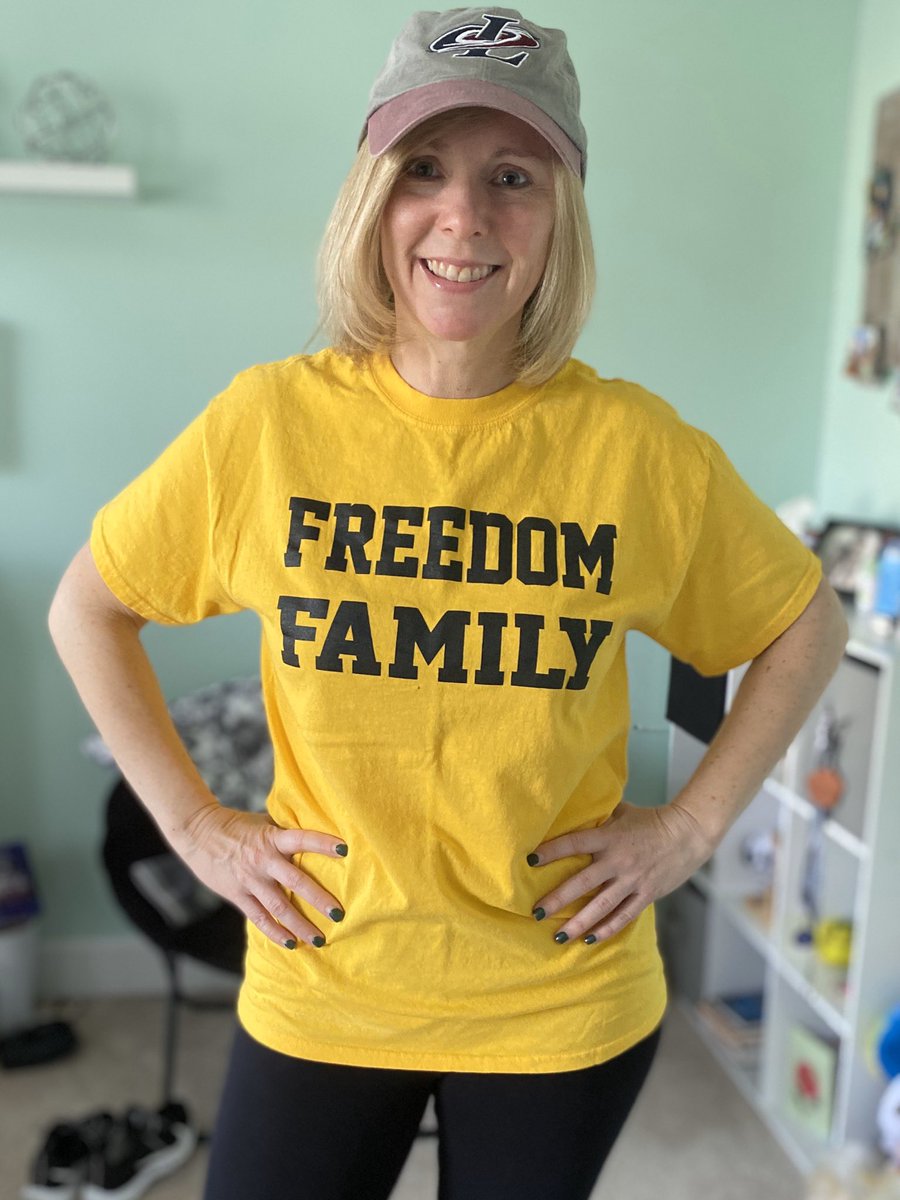EHMSStella's tweet photo. A little twist on mismatch day! @EastHillsMSbasd #EHVirtualSpirit @LibertyHigh @ThePatriotClub https://t.co/DjcLdtI6nb