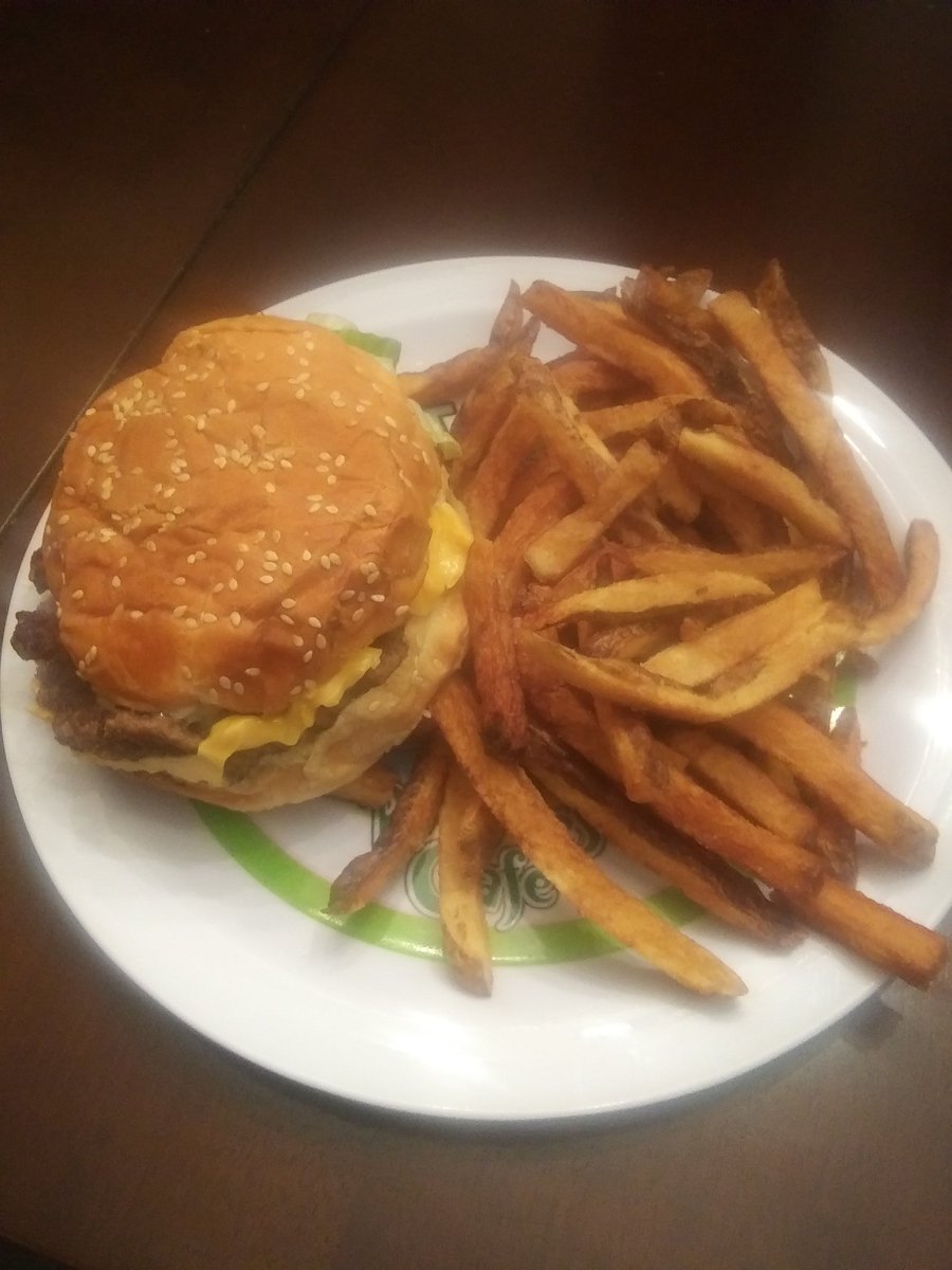 ButchersPH's tweet photo. It was a #fiveguy night... God I'm stuffed... https://t.co/Mtzzw6zONp