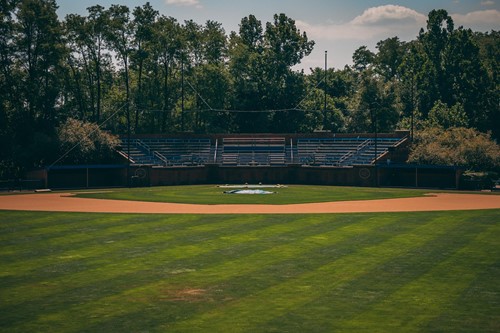 LVCathletics's tweet photo. Opened in 1999, #lvcbase's McGill Field was named the Sports Turf Managers Association's (STMA) College Baseball Field of the Year in 2000. It's one of only two NCAA DIII facilities to earn STMA field of the year honors! #godutchmen #30ThingstoLoveAboutLVC https://t.co/SXRdMANs1f