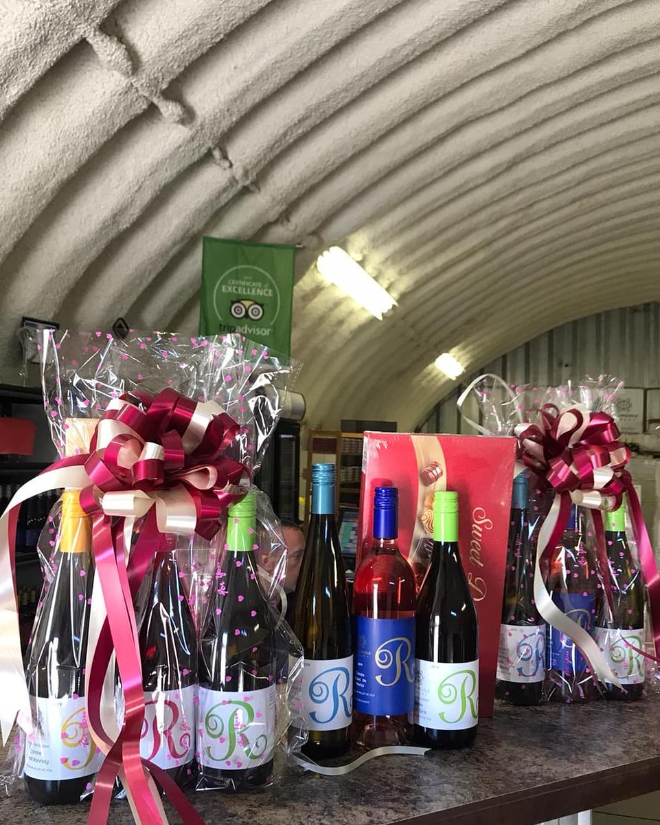 We are now offering a Spring special! Pick any 3 bottles of our wine, you'll get 5 % off + a box of Germany chocolate for free!
Please email info@rollingdale.ca or call our wine shop 250-769-9224 for more info
Free delivery for Kelowna and West Kelowna area for 6 bottles or more