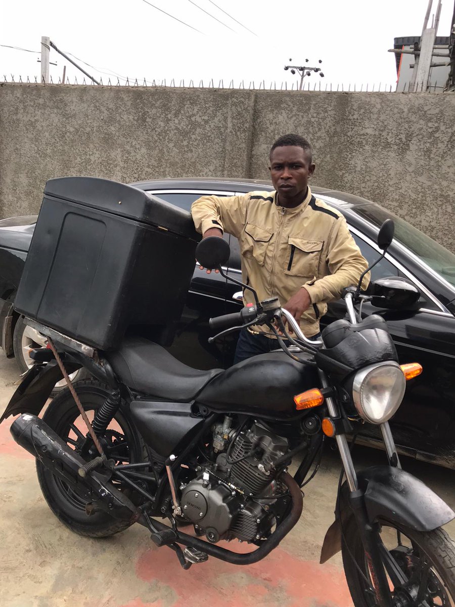 MADERSTORE09's tweet photo. Meet our rider mr Ayo, if u ar in need of delivery services, just dial 08125011460
#delivery #dispatch #Nastyblaq #Nigeria #NCDC #Lagos https://t.co/hoAVAOXQON