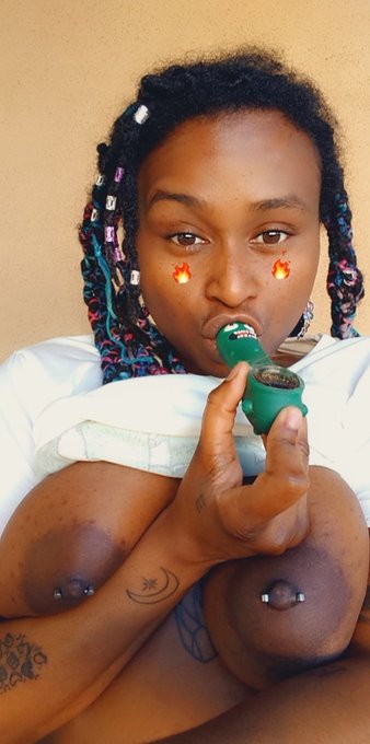 Happy 4.20.2020 👽💚👽💚 #smokeweedeveryday https://t.co/VFNAiACF1H<a href="/tag/smokeweedeveryday"class="tags">#smokeweedeveryday</a>
